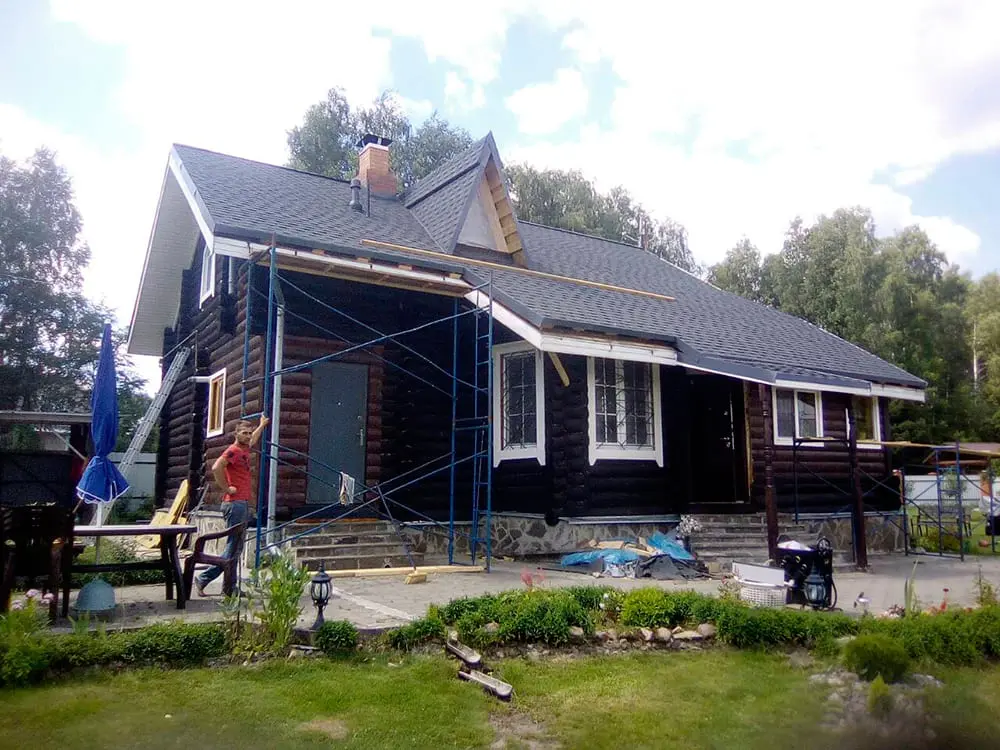 Кровля Shinglas ранчо серый, вентиляция Vilpe, софит Fineber, водосток Docke, цоколь C-8 Ecosteel камень