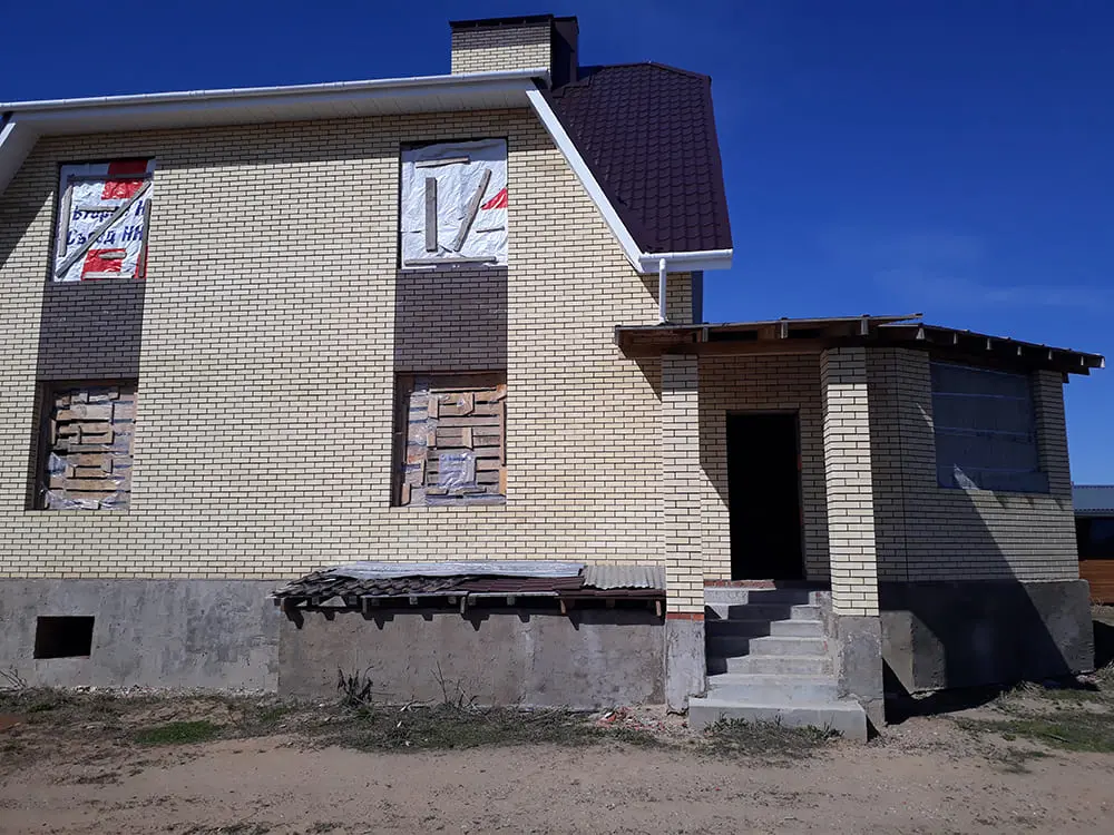Металлочерепеица норман 8017, водосток Docke, софит Fineber, пленка Tyvek