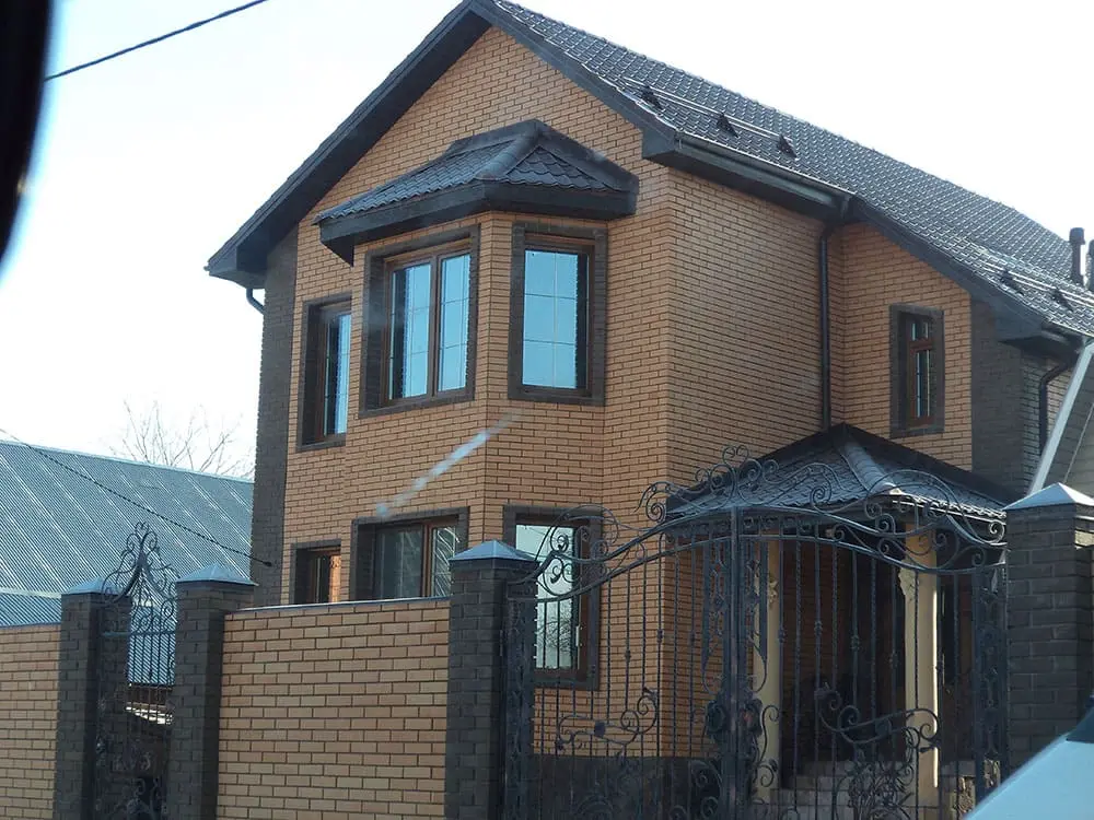 д. Дровосеки, Металлочерепица Призма 8019, софит Docke, Vilpe.jpg
