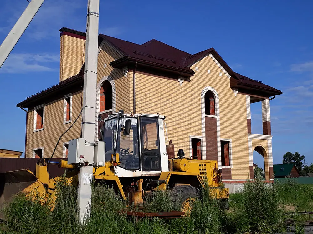 Куровское, металлочерепица GrandLine, кредо велюр 8017, софит Fineber, водосток Grandsystem 8017